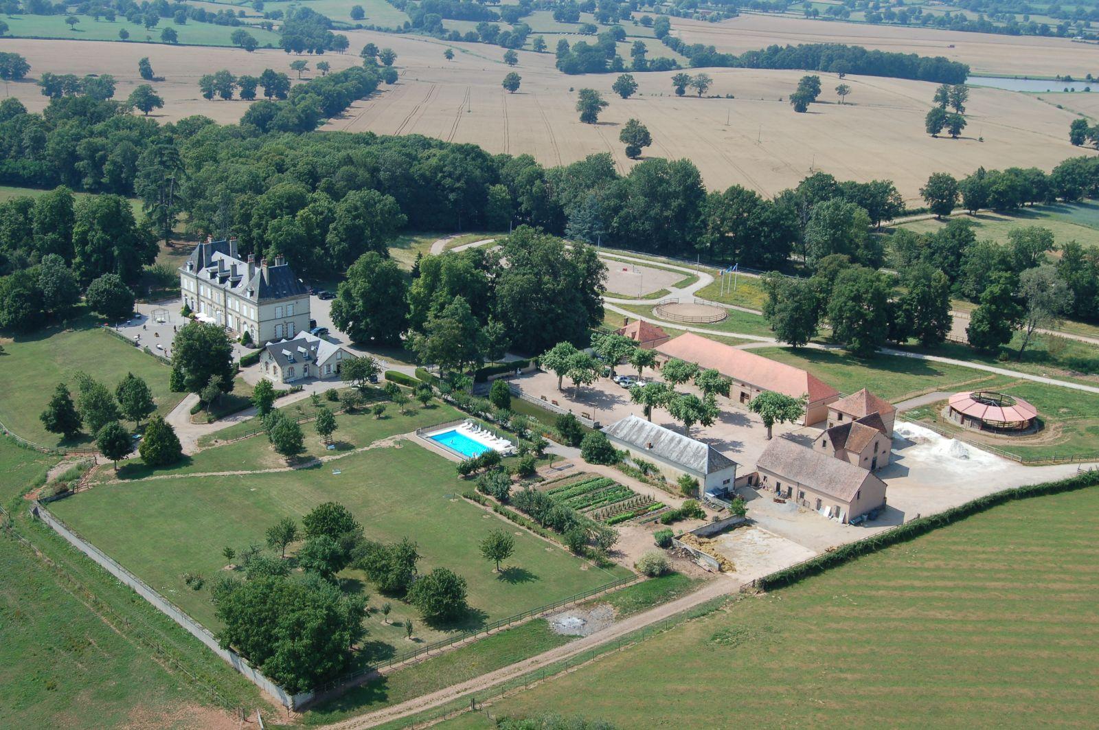 Château de 40.7 ha à Ygrande 03160