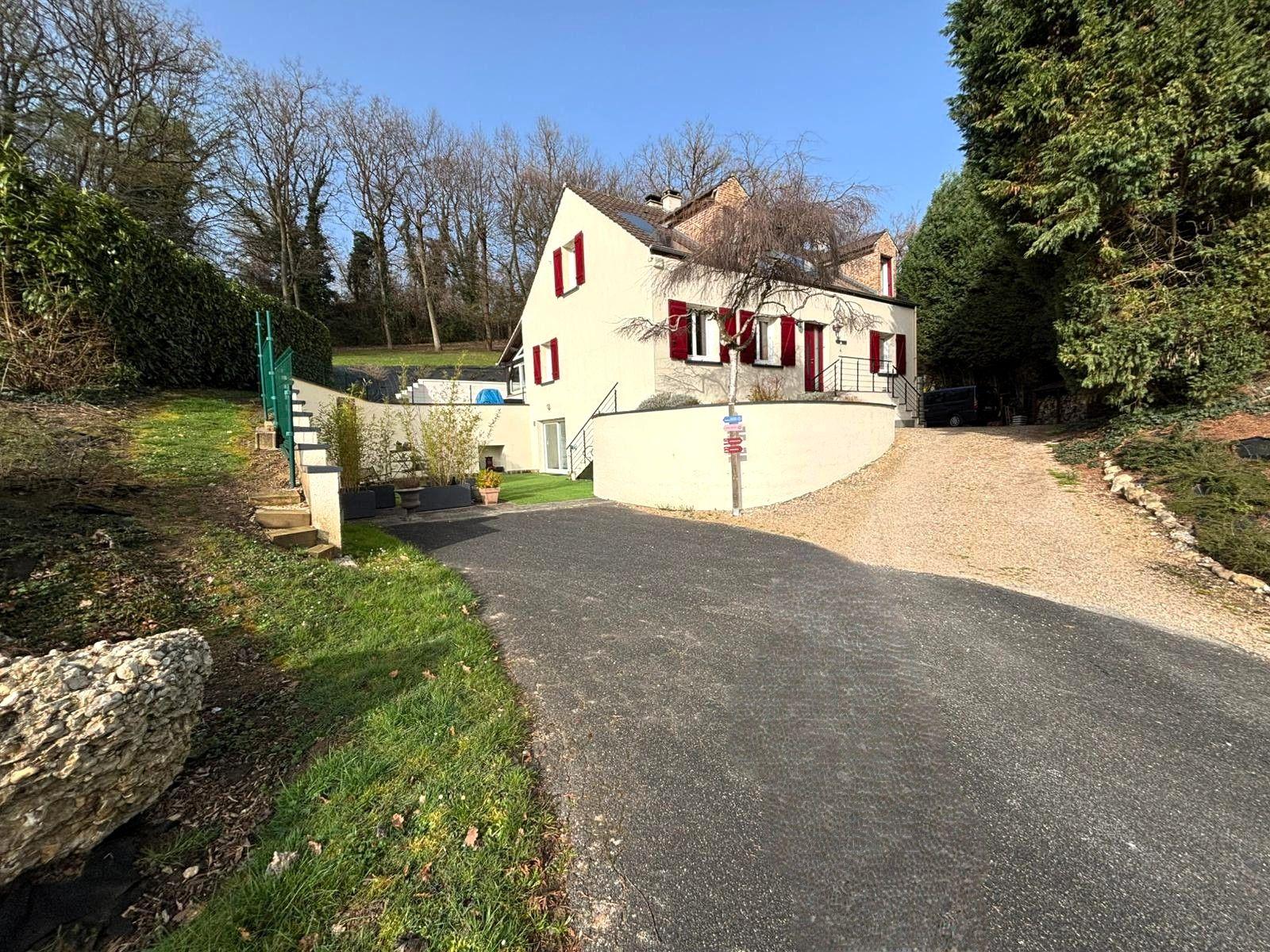 Pavillon de 3154 m2 à Bagneaux-sur-Loing 77167