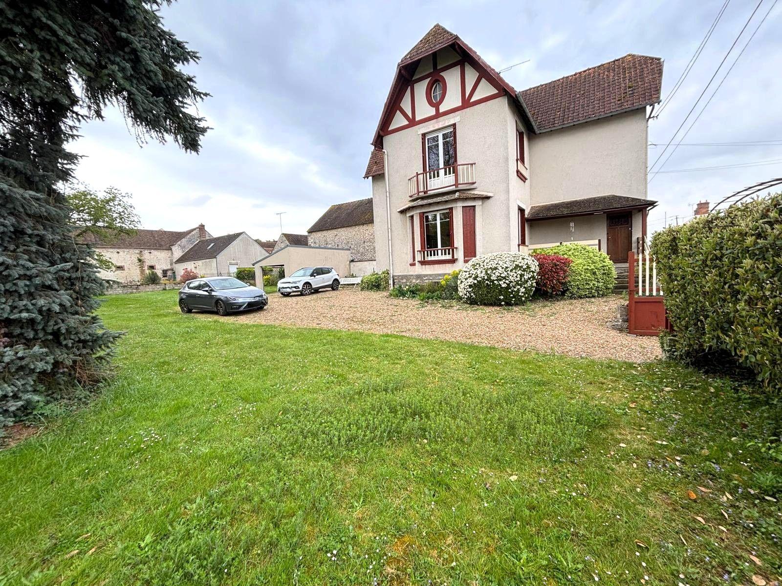 Maison de 1305 m2 à Darvault 77140
