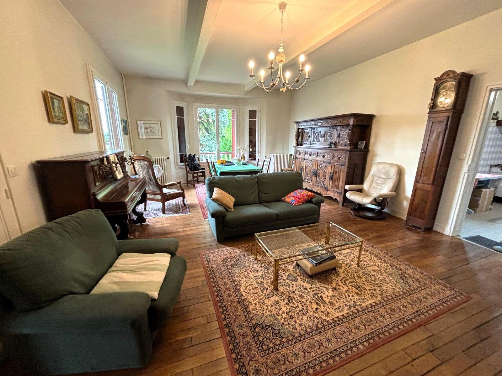 Maison de 1305 m2 à Darvault 77140